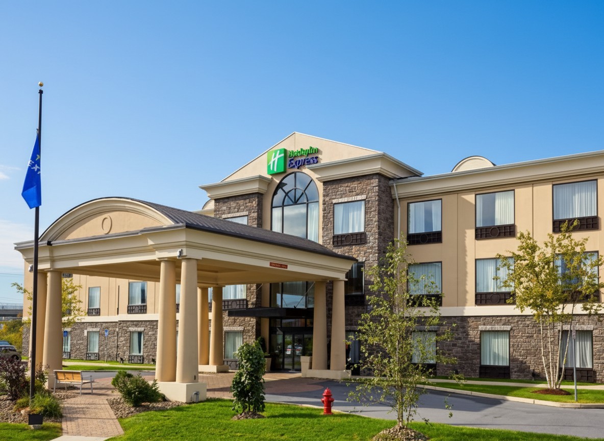 Holiday Inn Express & Suites Chester-Monroe-Goshen by IHG